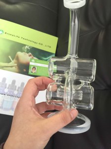 High Quality Borosilicate Glass Waterpipe. Recycly Glass Smoking Pipe